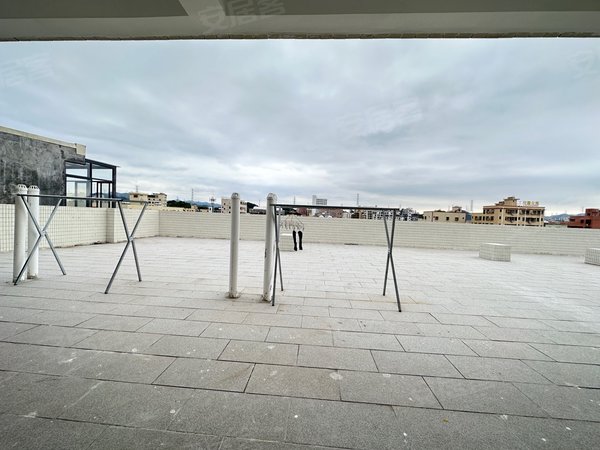 东莞大朗象山工业城犀牛陂东村(实拍图片,楼顶带超大平台)房东好说话