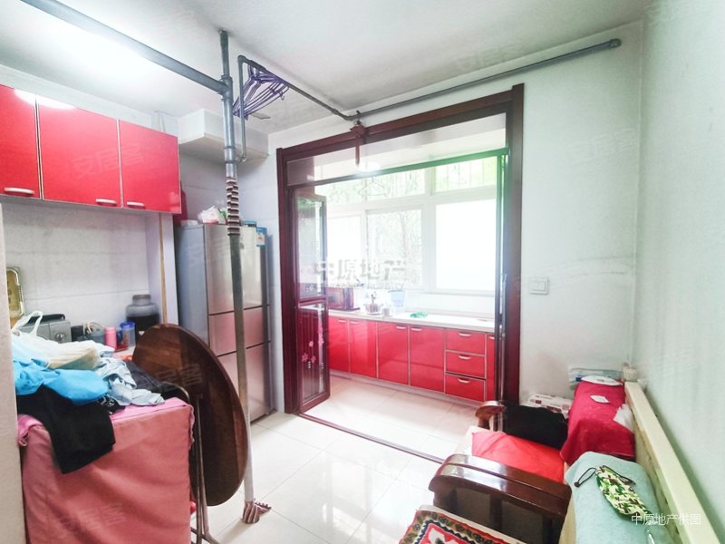 万新村 天泉西里 2楼 独单 能拎包入住