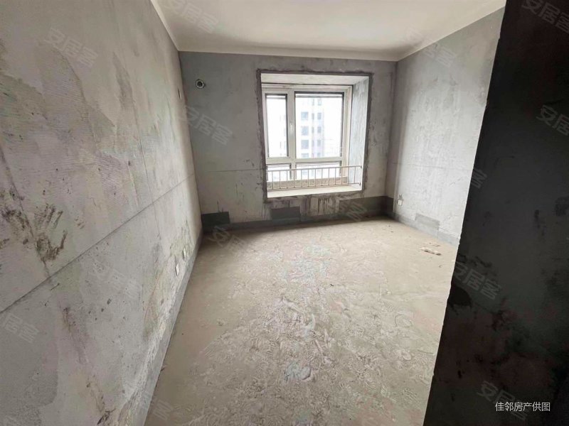 紫艺华府 高楼层视野好 车位充足 商品住宅 次新房 小三房