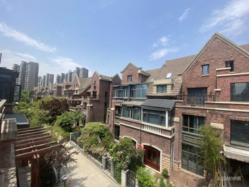 锦业路 cbd核心位置 绿地诺丁山 一梯一户大平层 四7零w