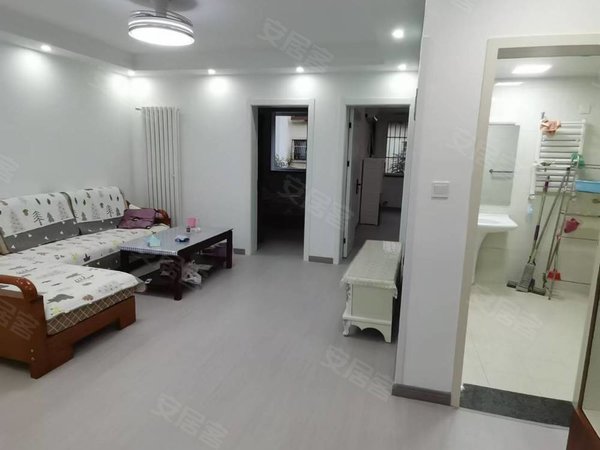 青岛李沧唐山路御景山庄御景山庄两居室89平精装1楼家具灶具热水器