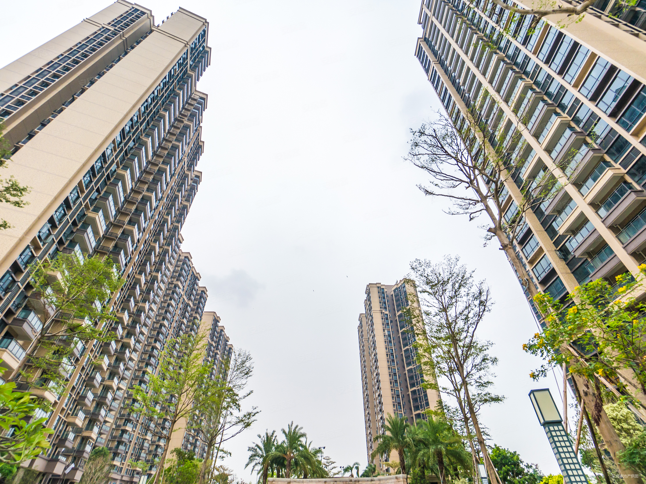 富元港景峰3室2厅2卫110.94㎡南北150万