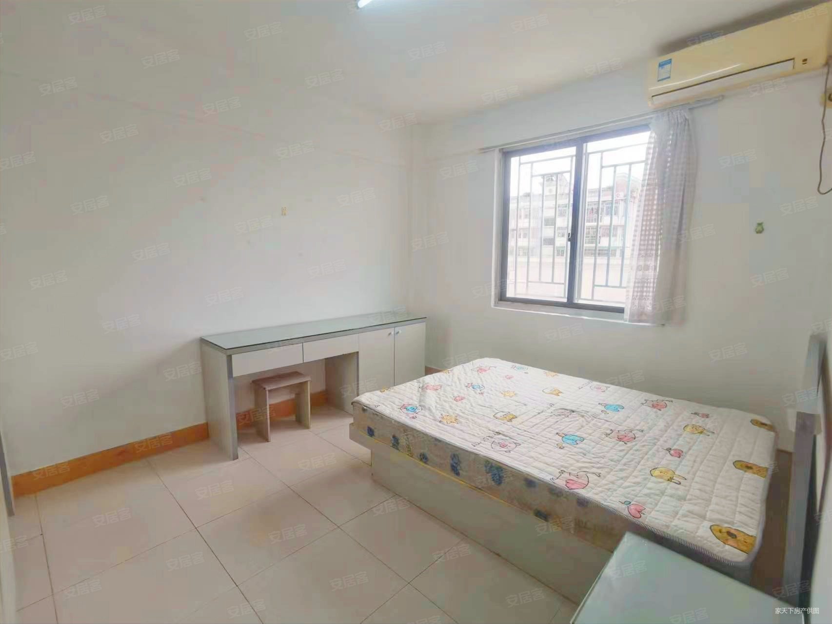 购物方便 小三居 近地铁 出行方便 装修好 产权清晰,中亭街b区嘉和苑