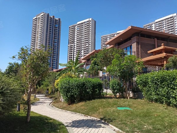 北海银海金海岸彰泰海棠湾彰泰海棠湾,精装两室一厅,百步到海边,全新