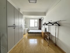 延边延吉中心区市中心 百货大楼附近 东方花园12楼 东向88平两室一厅出租房源真实图片