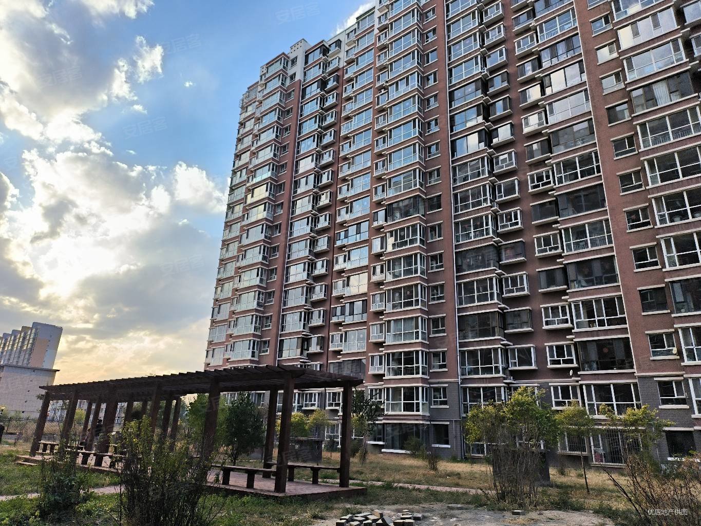 万和家园3室2厅2卫137.66㎡南北115万