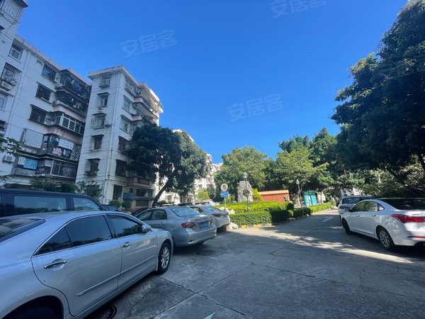 深圳南山蛇口桂园小区停车位足 精装三房二厅二卫 拎包入住 看房方便