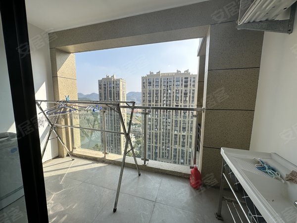 温岭城东温岭万象城半岛名苑半岛名苑两室朝南大阳台百丈小学附近出租