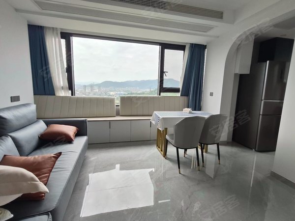 杭州临安临安城区南樾府南樾府,豪华自住装修,高层边套,随时看房出租