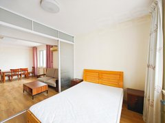 青岛市南福州南路近麦凯乐,远洋广场,燕儿岛路地铁口,电梯房,可看海,年代新出租房源真实图片