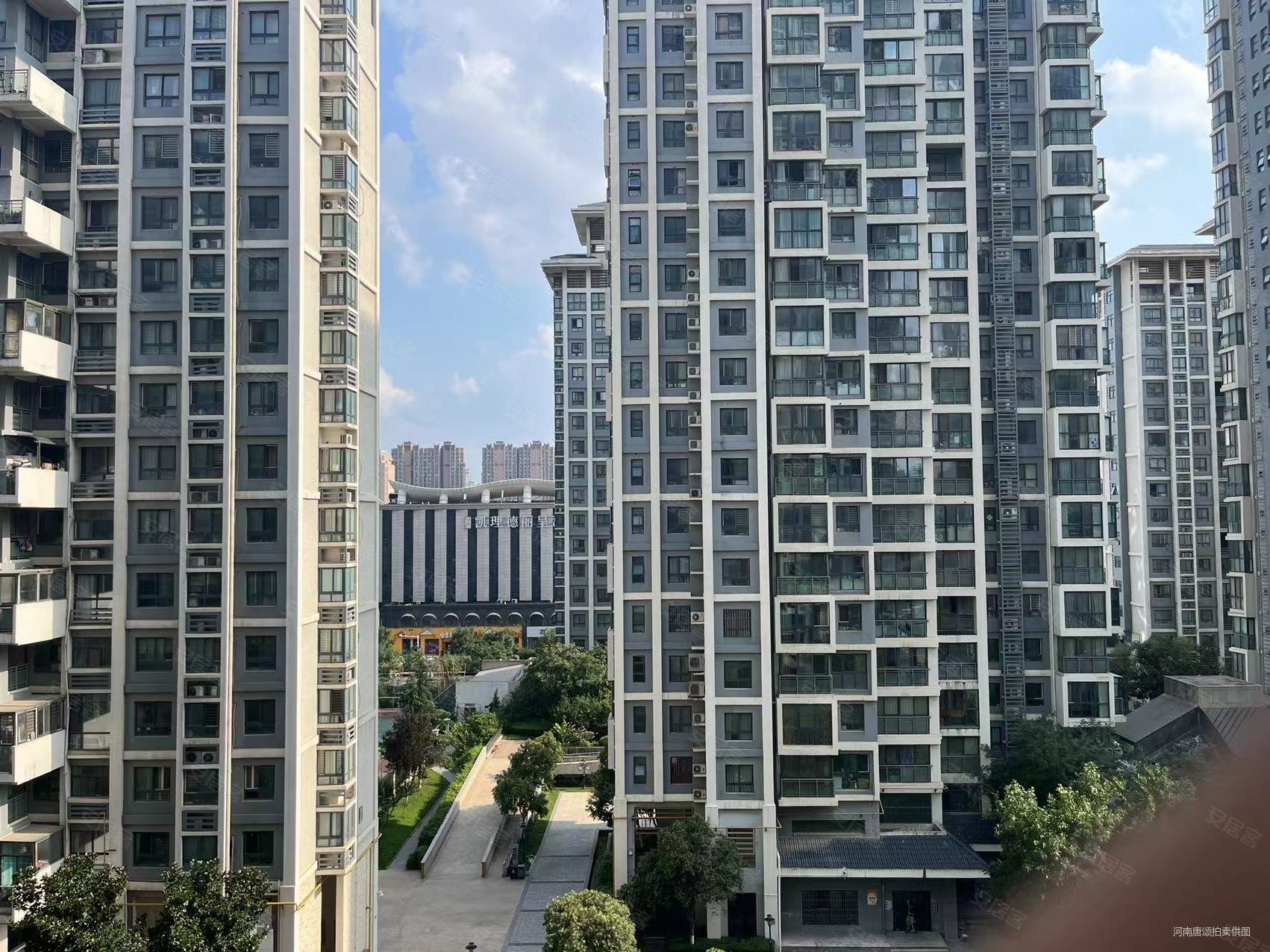 南北通透大三房 法拍房,正弘山二手房,200万,3室2厅,2卫,138平米-郑州