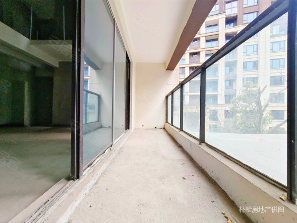 新鸥鹏拉菲公馆d区