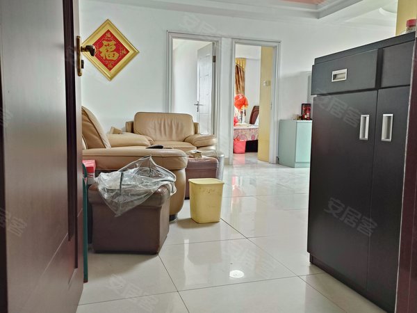 深圳龙华龙华区政府福兴大厦茜坑地铁口 精装修 电梯大三房 通燃气