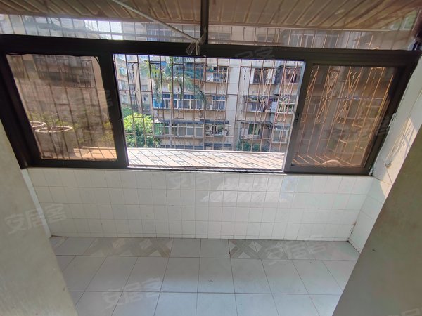 深圳罗湖泥岗红岗西村罗湖泥岗地铁口红岗西村两房两厅南北通透出租