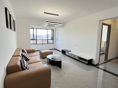 晋中榆次迎宾街急租！体育西路碧桂园云玺精装三室两卫拎包入住家电齐全免费停车出租房源真实图片