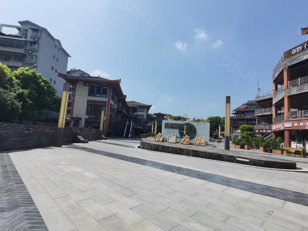 重庆璧山璧山老城区新生街82号小区南门唐城璧中旁 新中医院家属院