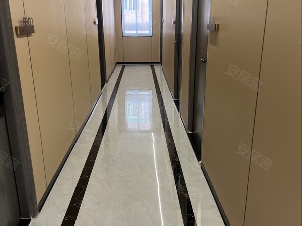 汕头龙湖夏桂埔黄河路自建房本人业无中介费陈厝合豪华首租配套齐全阳光充足,通风路边第一栋出租房源真实图片
