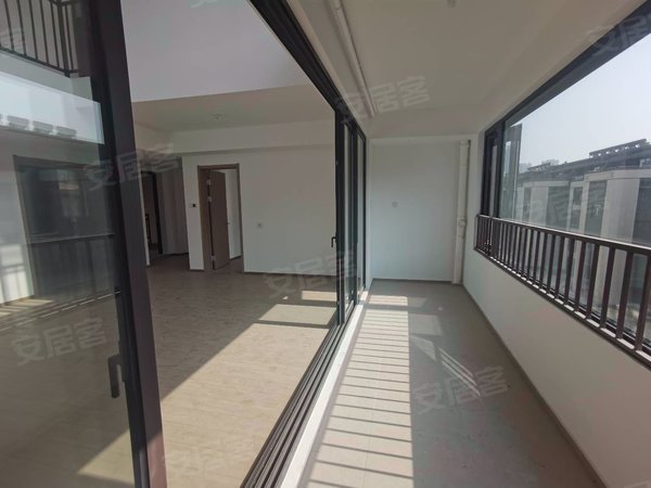 苏州吴江太湖新城建发悦江南高端住宅建发悦江南 170平叠墅 开发商统