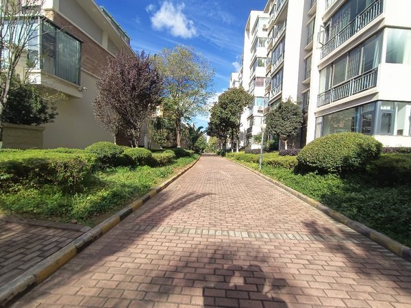 曲靖麒麟万达广场翠湖湾大花桥 外滩旁 翠湖湾 精装2居室 带家具家电