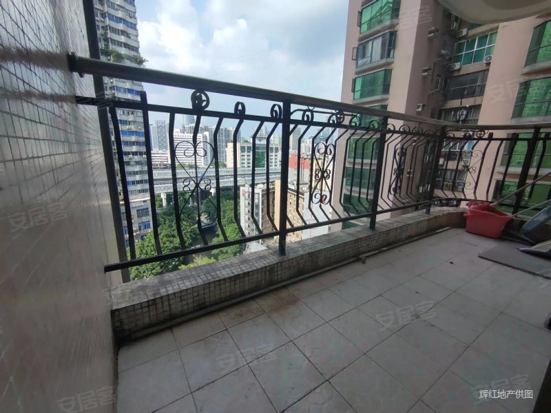 金迪大夏 业主隔开两套 出租15000一个月 投资非常不错,金迪大厦二手