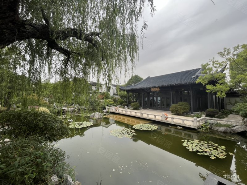 绿城紫薇公馆(别墅)4室2厅4卫509㎡南北1550万