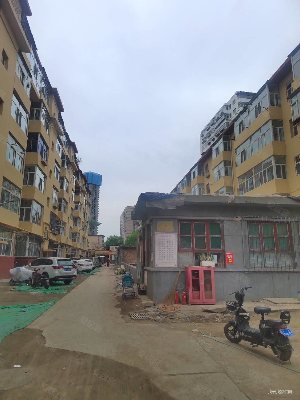 迎泽公园附近  省医药公司小区 南北三居室 单价低