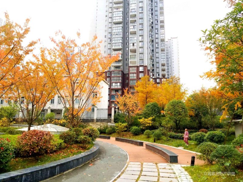 观山小区大平层四房纯毛坯满二带车位华东师范