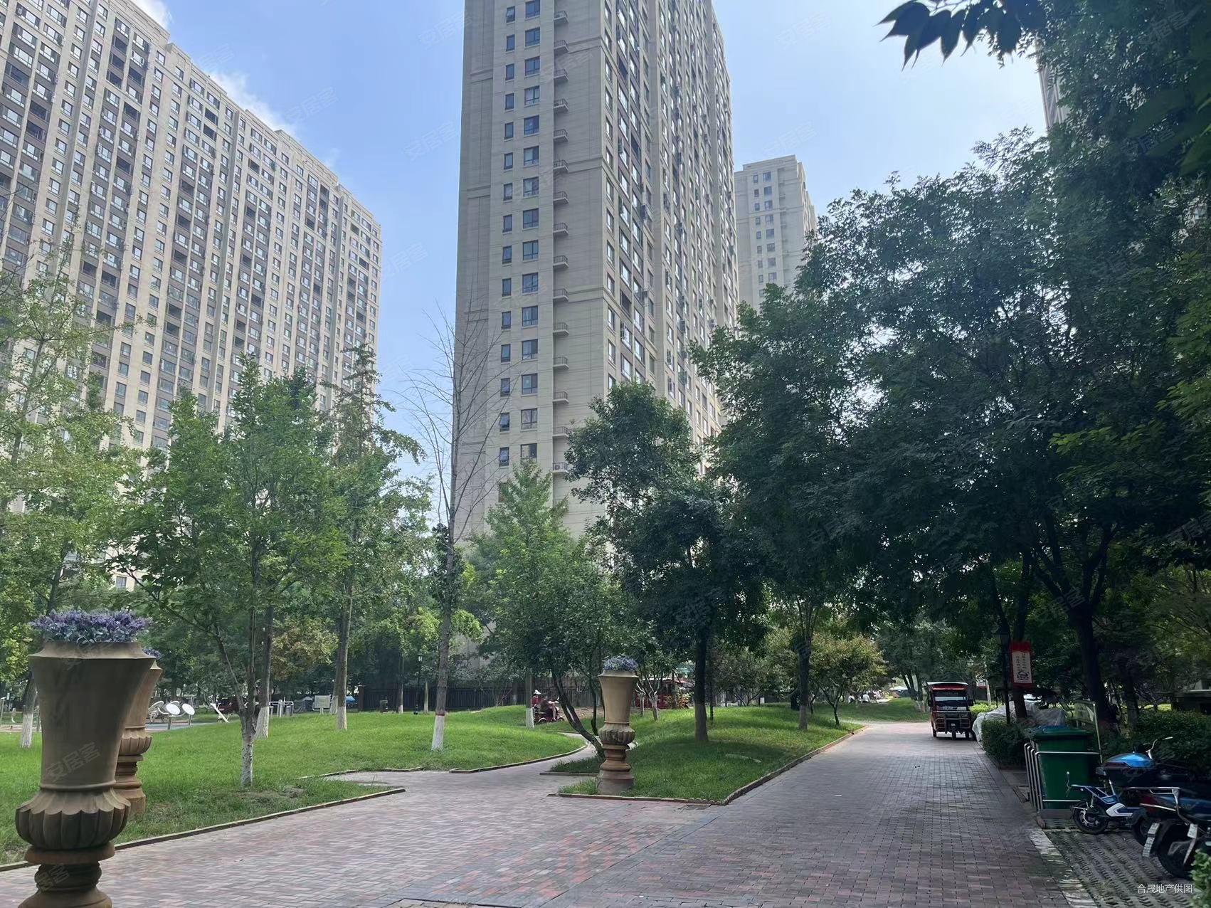 廊坊孔雀城大学里3室2厅1卫110㎡南北95万