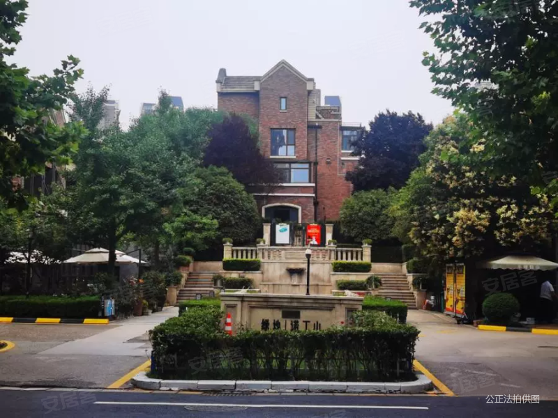 锦业路 cbd核心位置 绿地诺丁山 一梯一户大平层 四7零w
