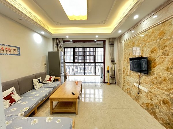 上饶上饶县上饶城区凯旋如意城县中心位置,时光park旁,两室两厅一卫