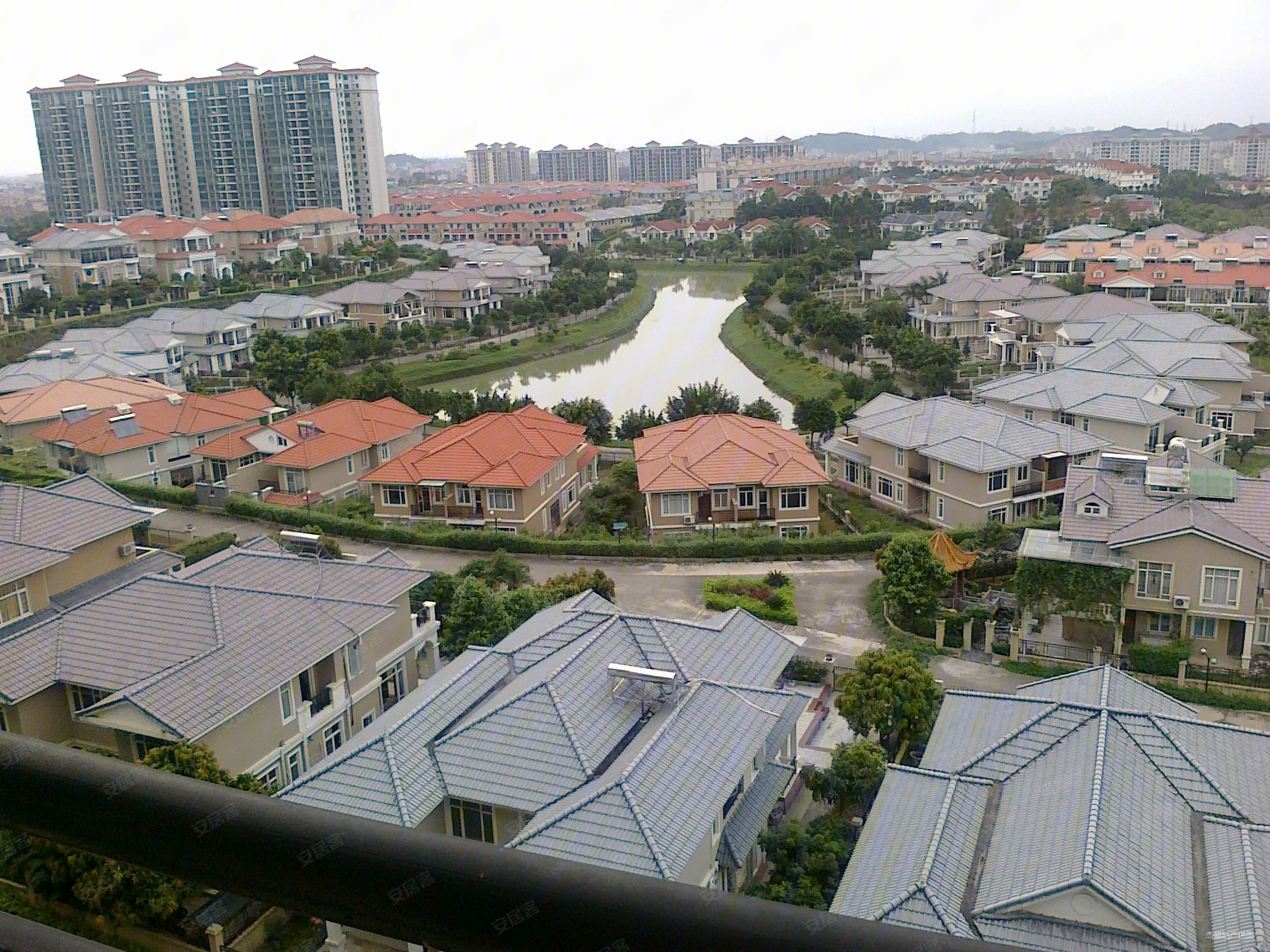 金碧御水山庄别墅