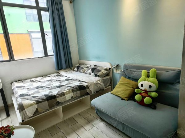 深圳龙岗龙岗中心城如意路114号小区全国连锁公寓爱联分店窝趣社区