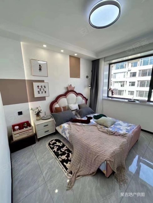 世纪广场 低容积 双卫生间 医疗配套成熟 中间好楼层 装修好,银花宾馆