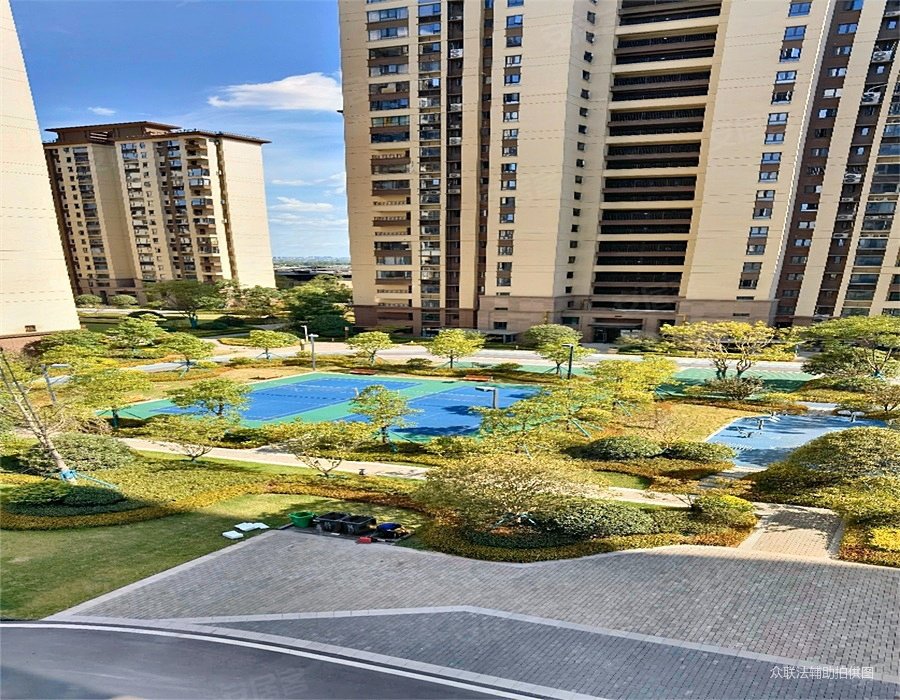 蓝光雍锦半岛3室2厅2卫107.74㎡南北118万