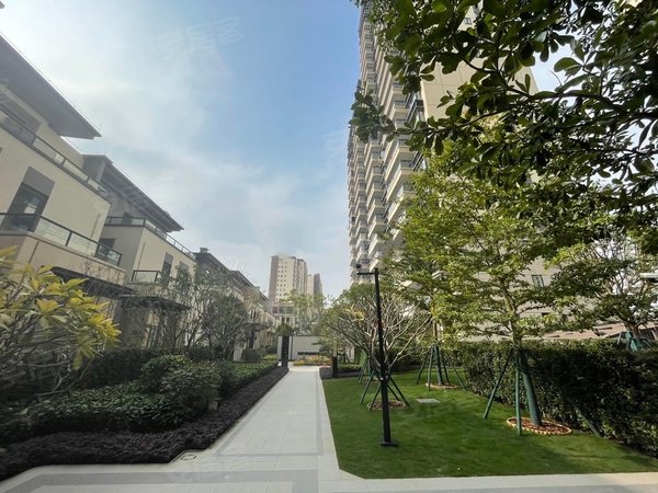 南宁良庆五象大道万科紫台(别墅)急租170平4房3卫双阳台南北通透采光