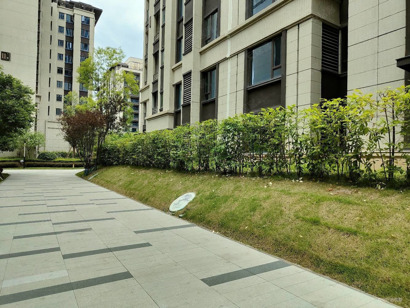 保利天府林语4室2厅2卫114㎡南99.8万