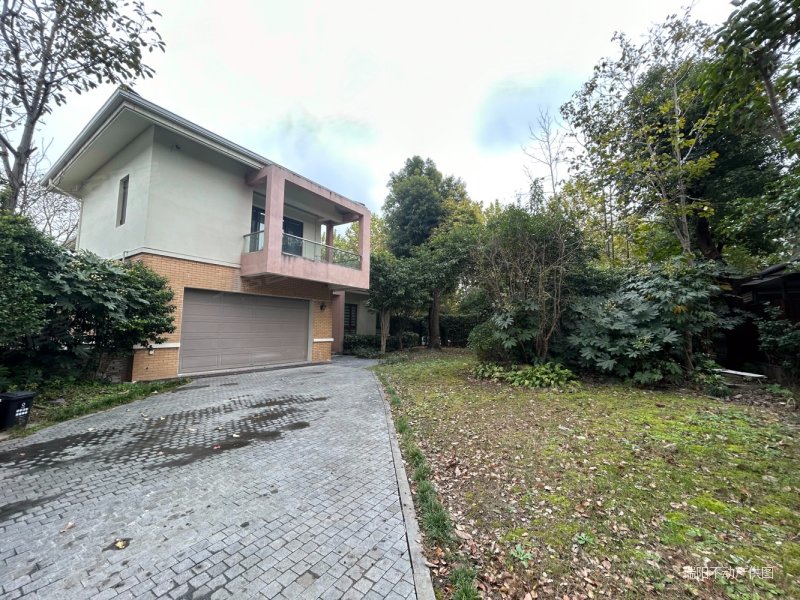 大隐隐于市康桥半岛翠庭别墅占地千平两层独栋几年难出一套