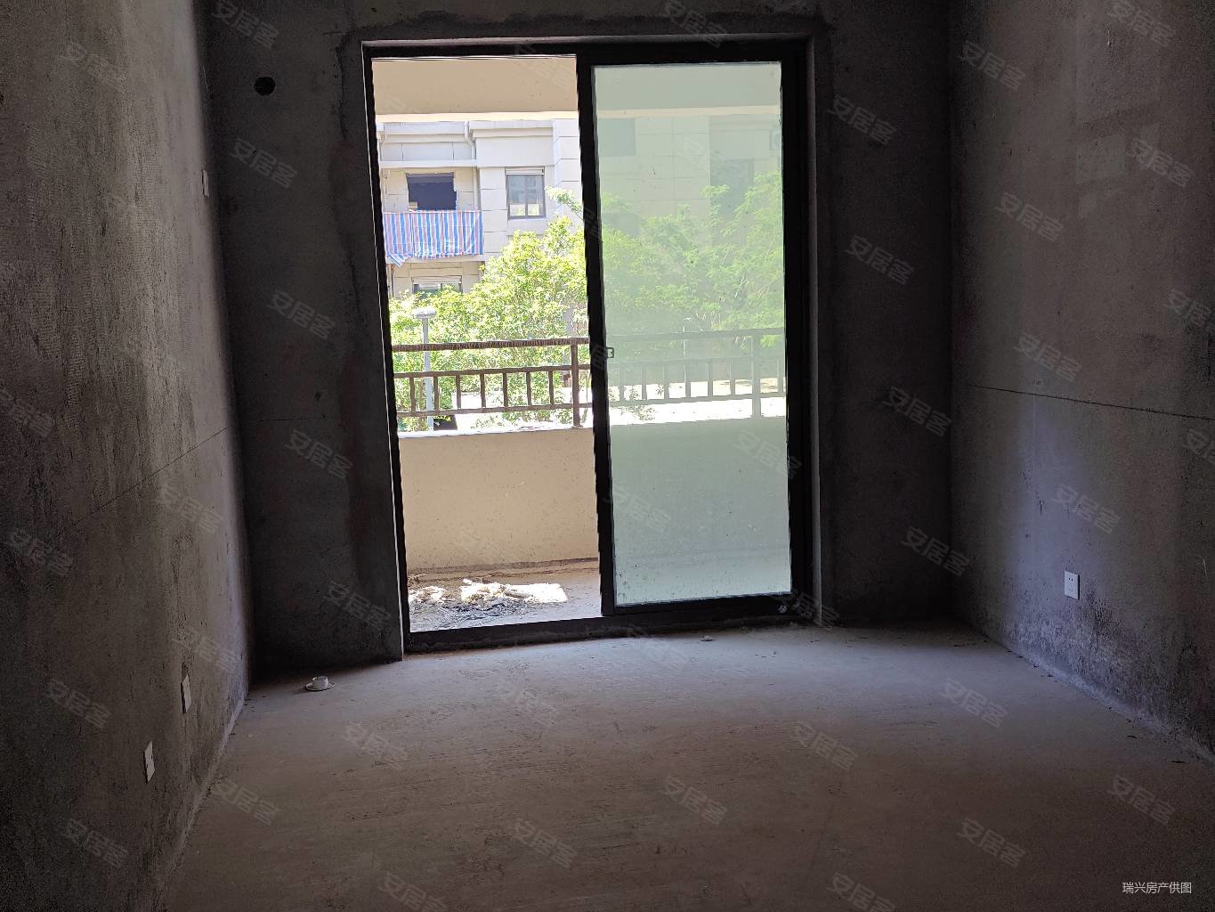 星湖湾(兴化)4室2厅2卫124㎡南北119.8万