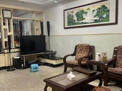 潮州湘桥潮枫路南较路趣春附近小区仔2楼,3房2厅,家电月1300元出租房源真实图片