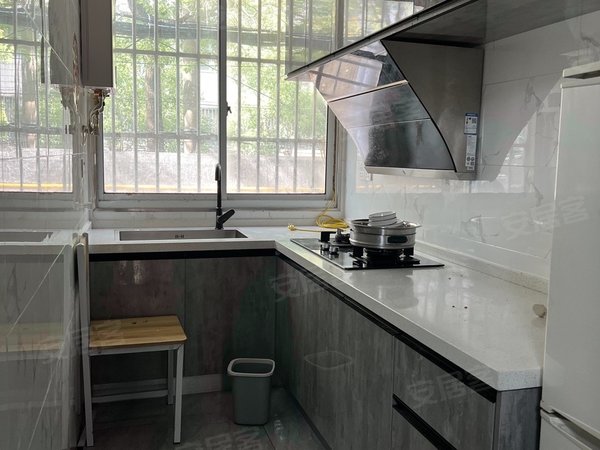 小区杨家弄 精装全配 有钥匙 随时看房 欢迎来电咨询出租房源真实图片