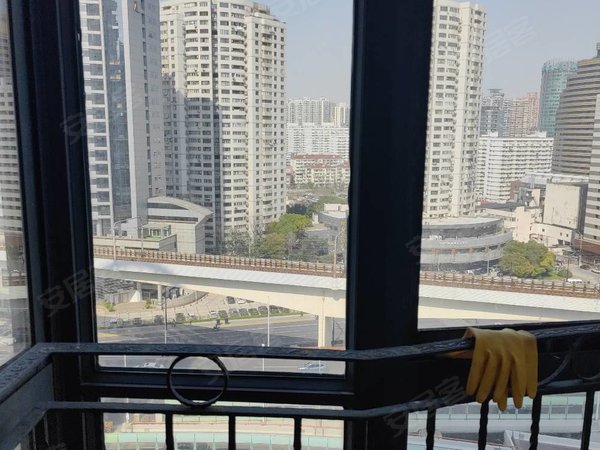 【多图】华鼎广场,田林租房,1号线体育馆地铁口,精装修,带阳台,燃气