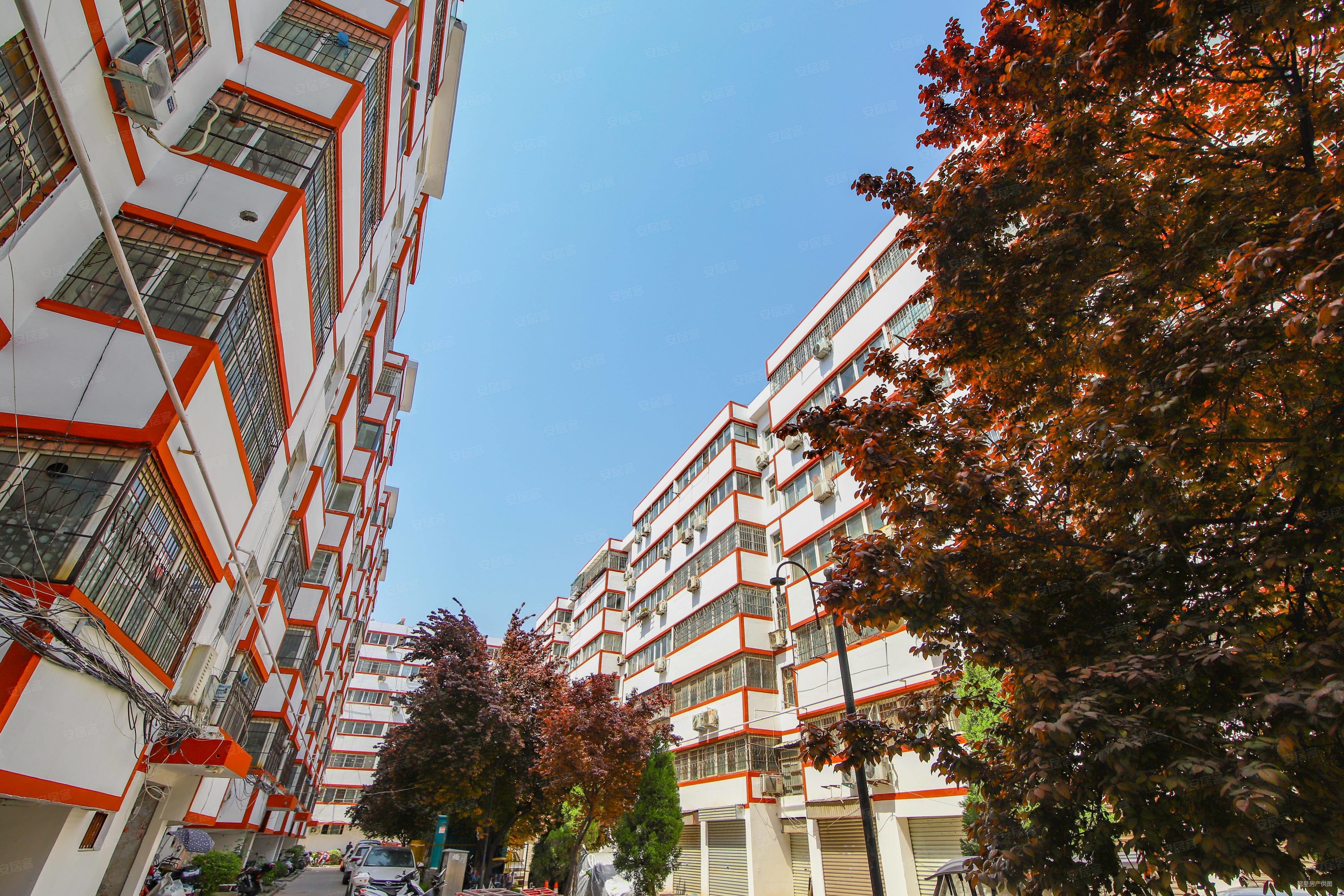 亚威金城神州园2室2厅1卫65㎡南北46万