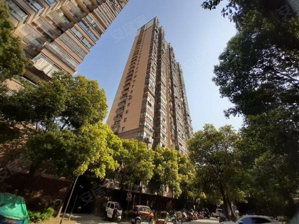 芜湖镜湖二街雅乐苑北区古城旁 东方龙城精装 可押一付一 有宽带密码