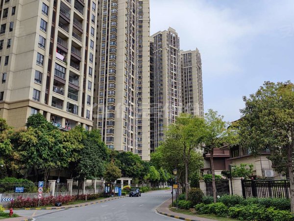 广州增城永和金地香山湖金地香山湖精装100平3室整租1800元每月押二付