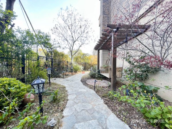 白鹭郡南秋荷坊精装修带花园超低密度商品房