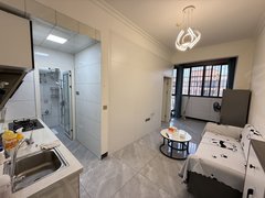 桂林七星玉满大酒楼急租房 接看万达 多套和平新城精装一房一厅家电具齐 拎包入住出租房源真实图片