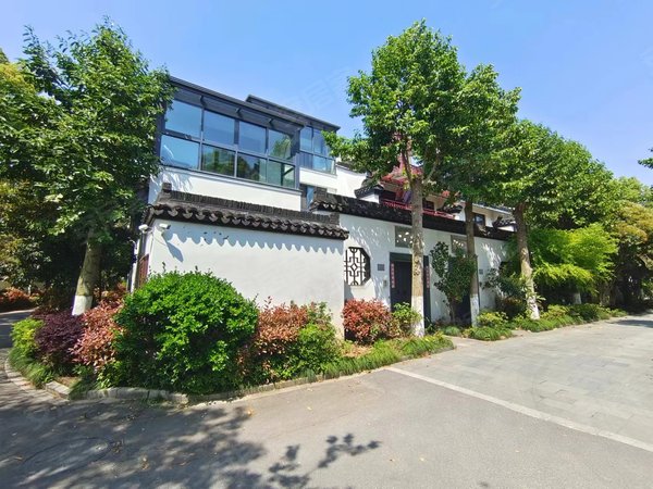 杭州富阳银湖九龙一号6号线地铁口 纯中式合院排屋 地上三层地下一层