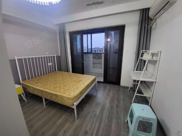 上海宝山共富新村罗青湾新苑近学校,电梯高层采光无忧,家具崭新齐全