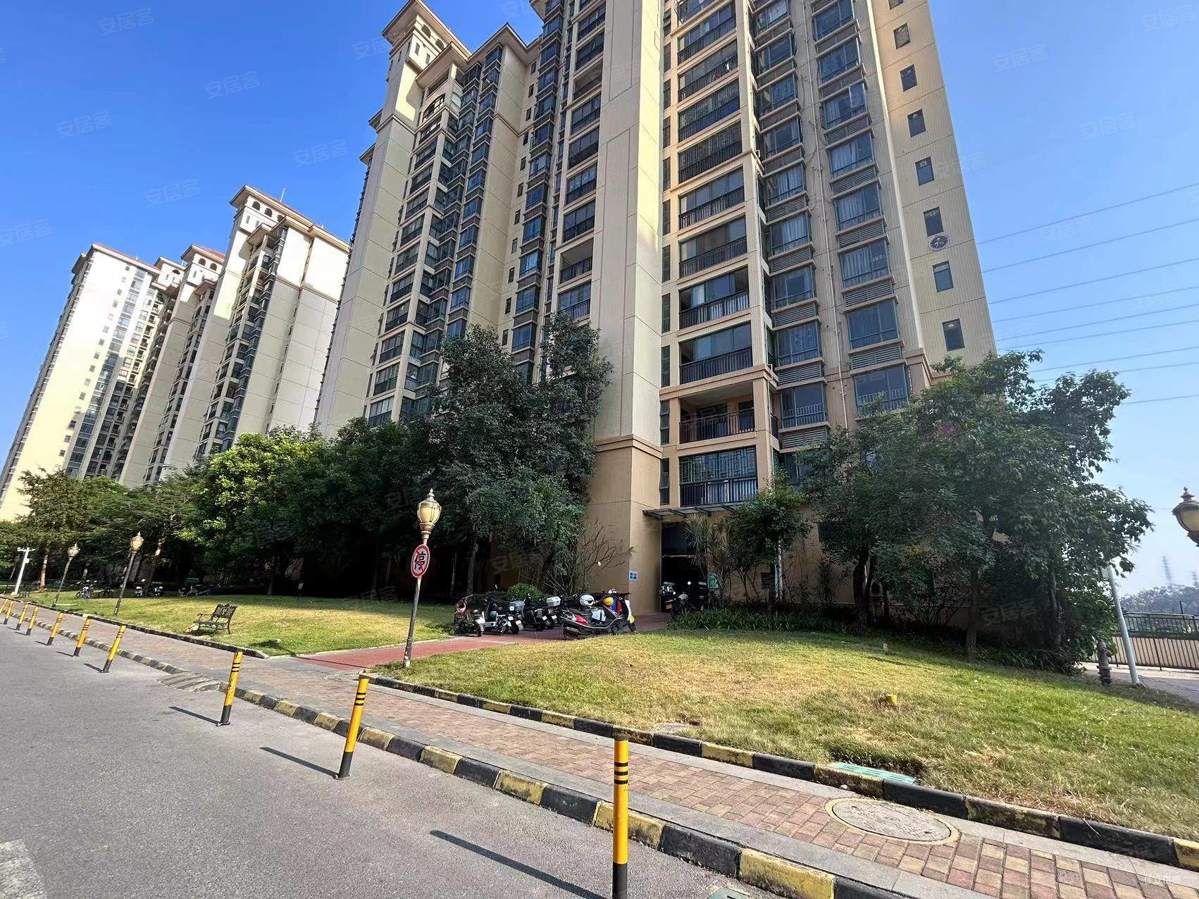 富盈加州阳光4室2厅2卫149.43㎡南北230万