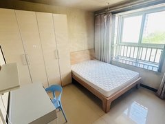 七号线群芳地铁站 海棠湾 精装合租卧室 有网有保洁